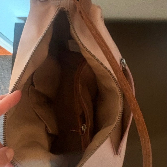 The Sak Elegant Pink Leather Shoulder Bag - Picture 3 of 4